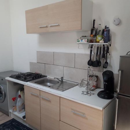 Appartement F1 Meuble 3 Personnes Aubenas Buitenkant foto