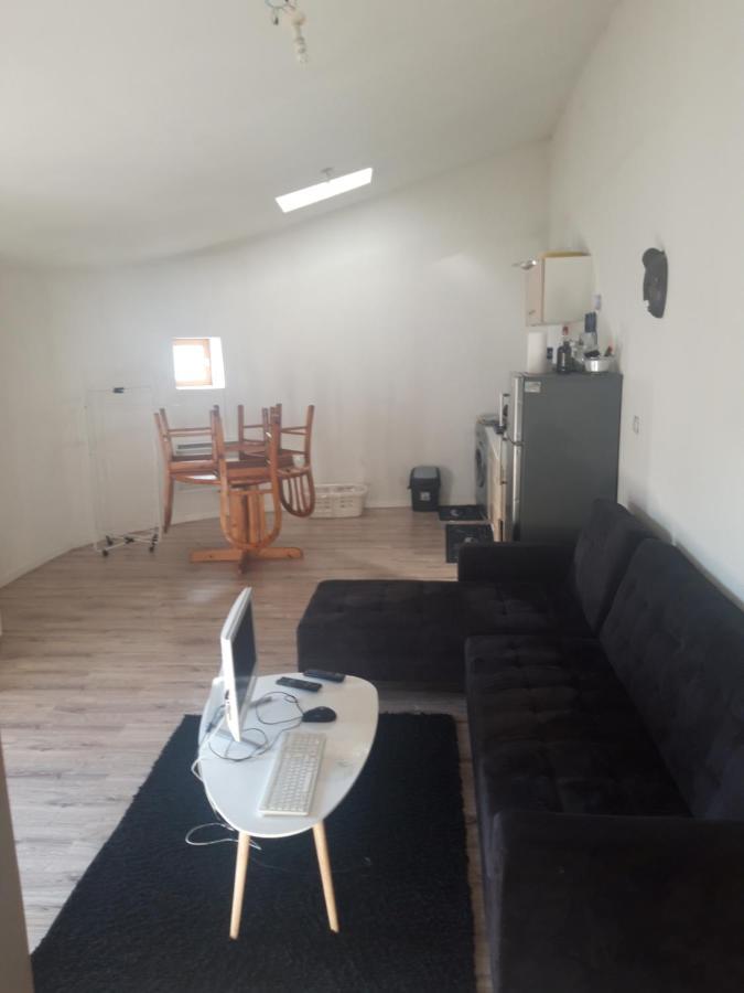 Appartement F1 Meuble 3 Personnes Aubenas Buitenkant foto