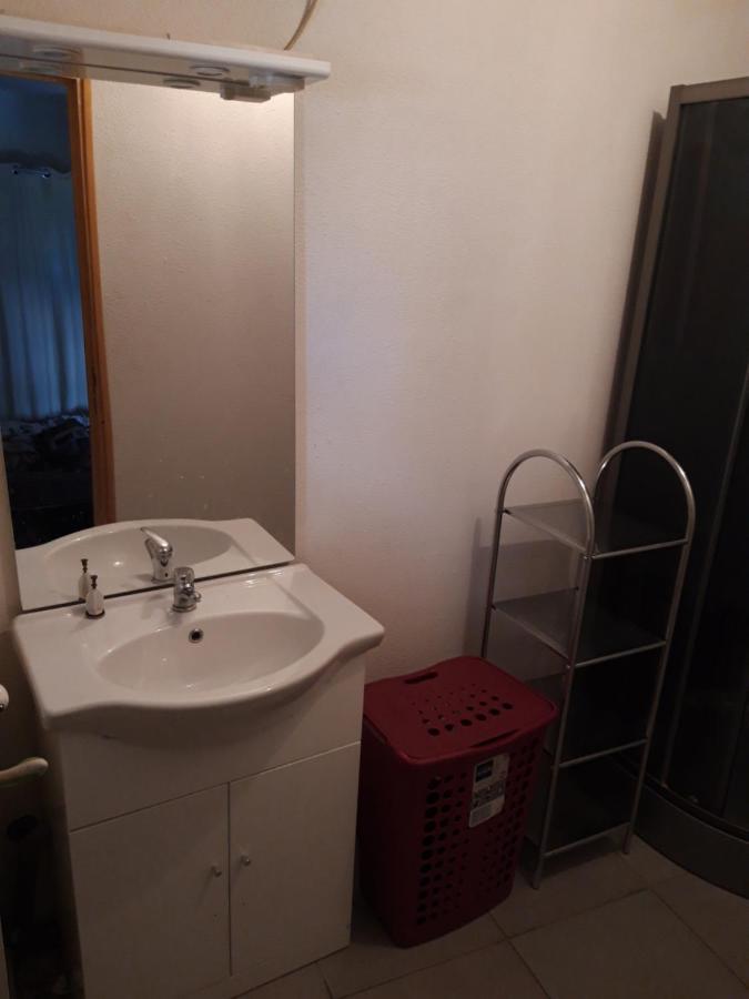 Appartement F1 Meuble 3 Personnes Aubenas Buitenkant foto